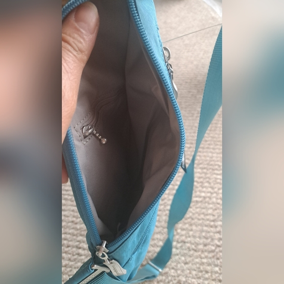 Baggallini Teal Sling Bag UNISEX - Picture 6 of 9